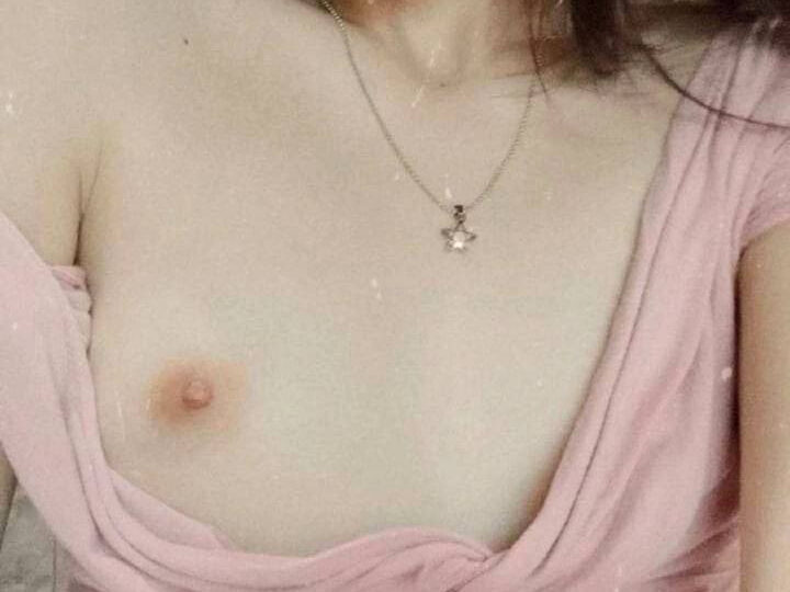 Ảnh 2 của Em học sinh vú to lần đầu đi nhà nghỉ với bạn trai
